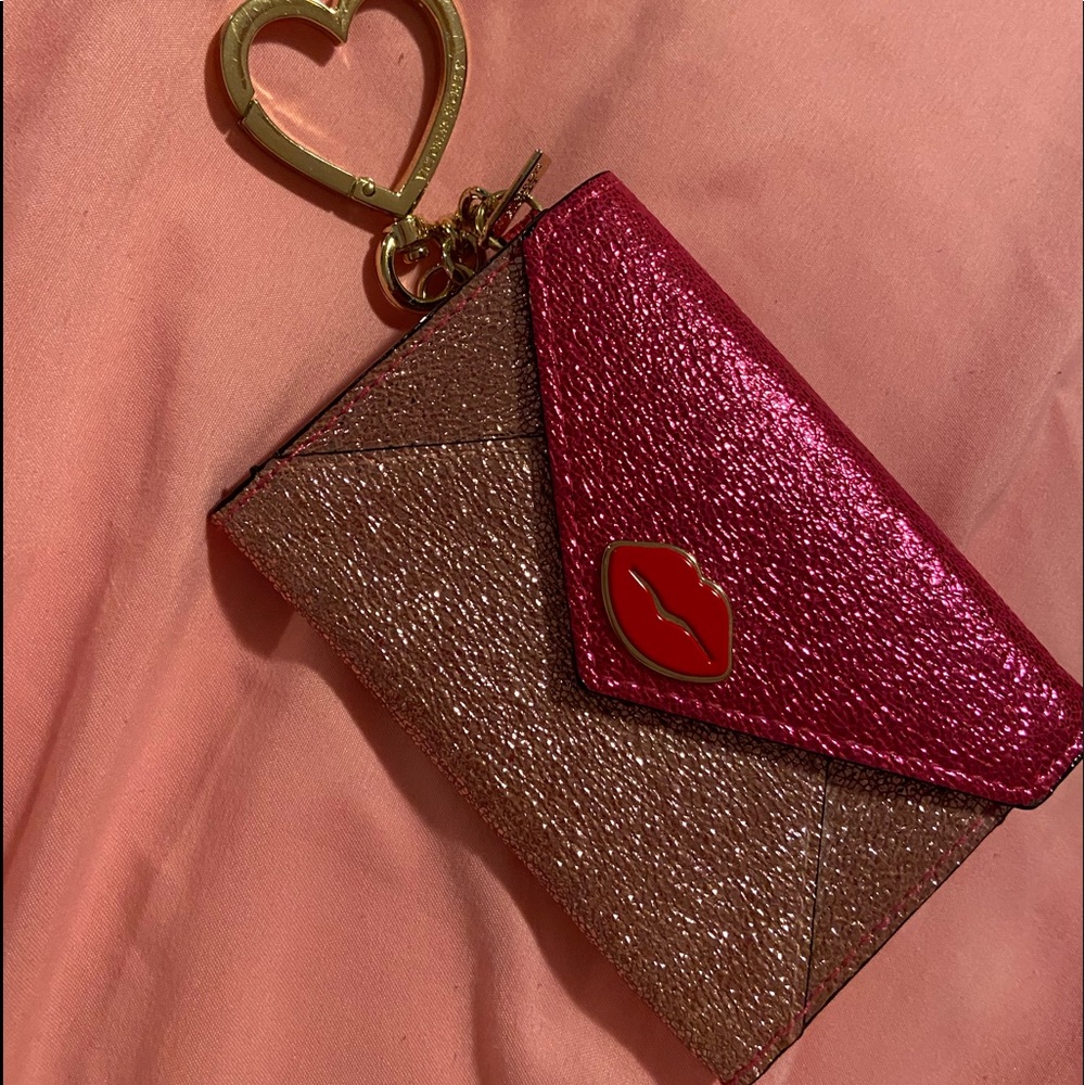 LIKE NEW CARDHOLDER VICTORIAS SECRET